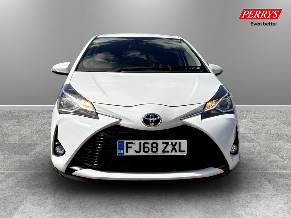 Toyota Yaris 1.5 Vvt-i Design White #2