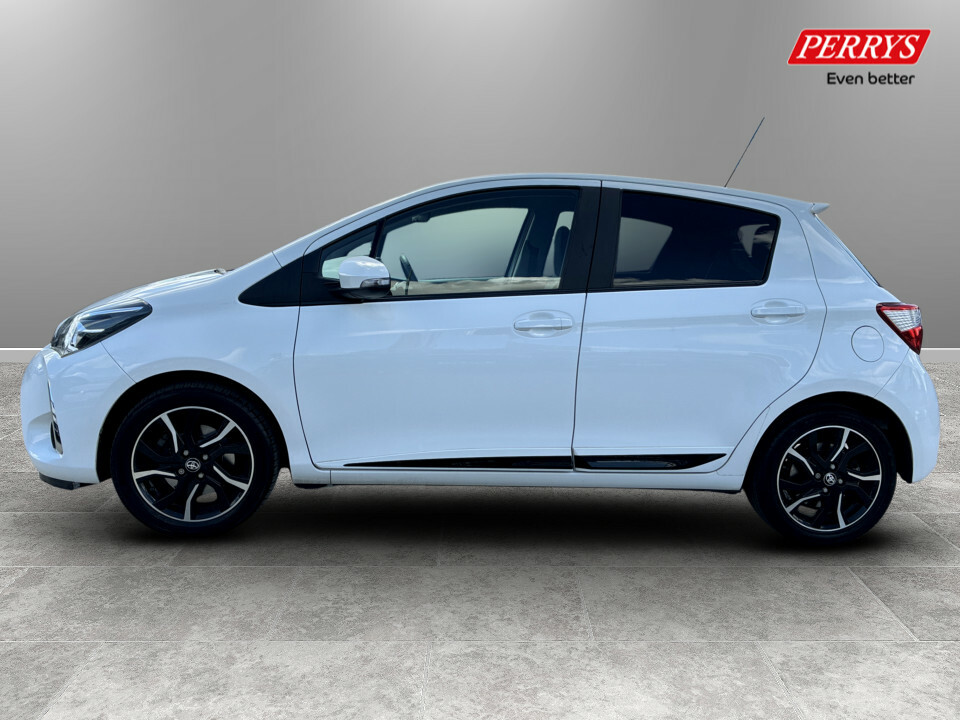 Toyota Yaris 1.5 Vvt-i Design White #4