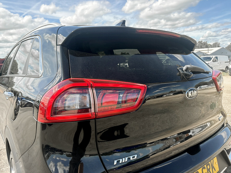 Kia Niro 1.6 2 104 Bhp Red #11