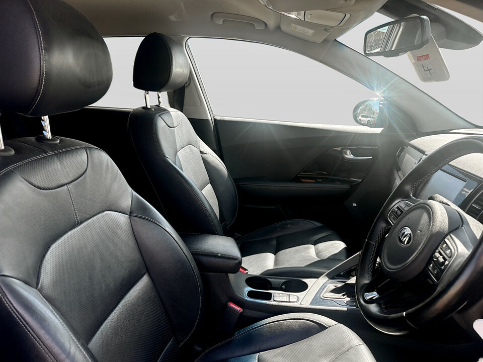 Kia Niro 1.6 2 104 Bhp Red #24