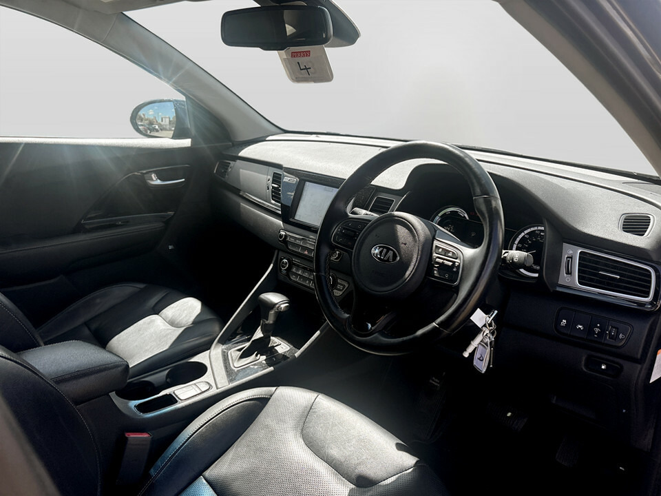 Kia Niro 1.6 2 104 Bhp Red #25