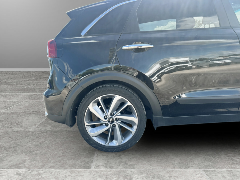Kia Niro 1.6 2 104 Bhp Red #9