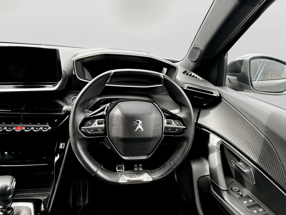 Peugeot 2008 1.2 Puretech Allure Premium White #16