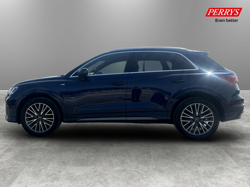 Audi Q3 35 Tfsi S Line YS22YAW Blue #4