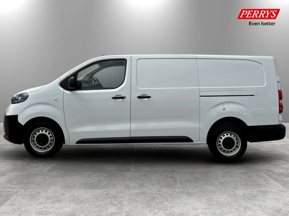 Toyota PROACE 2.0D 145 Active Van BJ74ZHK White #4