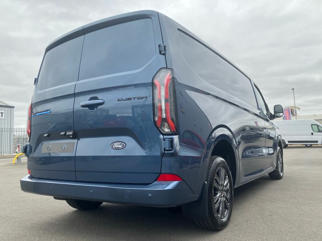 Ford Transit Custom Mpv White #31
