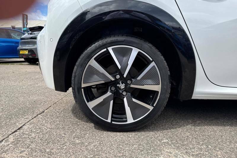 Peugeot e-208 100Kw Gt 50Kwh - 2022 22 BG22FFK White #4