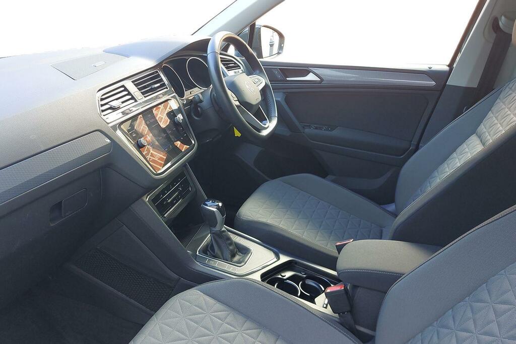 Volkswagen Tiguan 1.5 Tsi 150 Life Dsg GX22WGP Grey #2