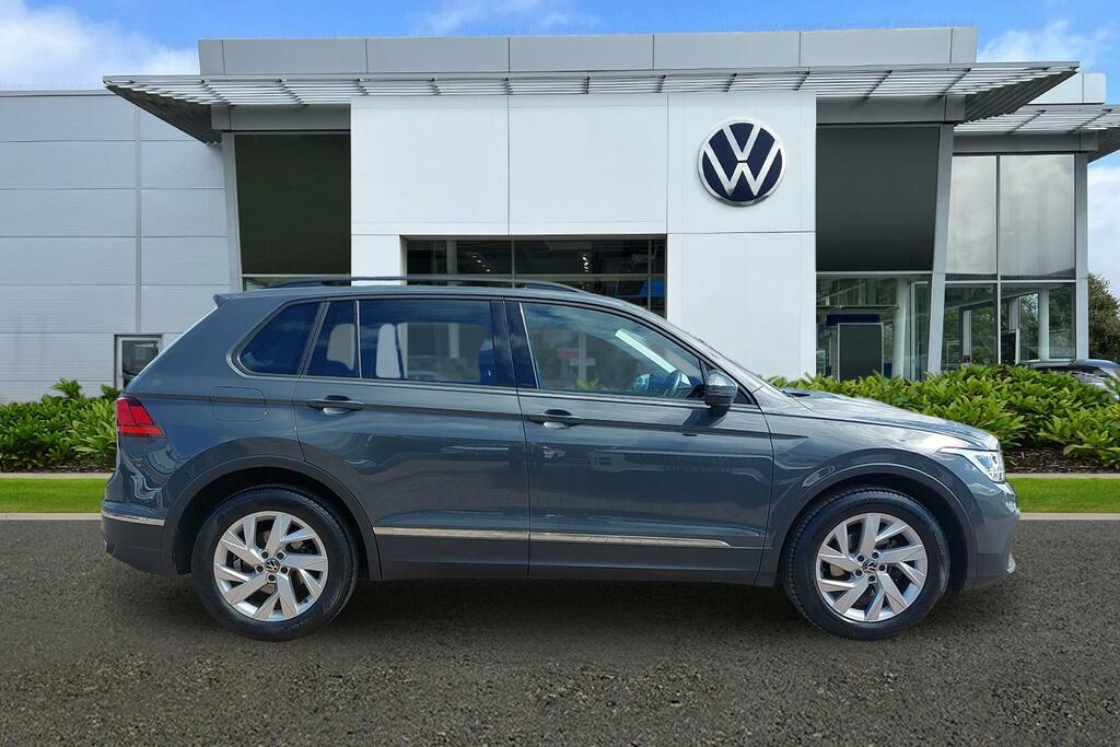 Volkswagen Tiguan 1.5 Tsi 150 Life Dsg GX22WGP Grey #4