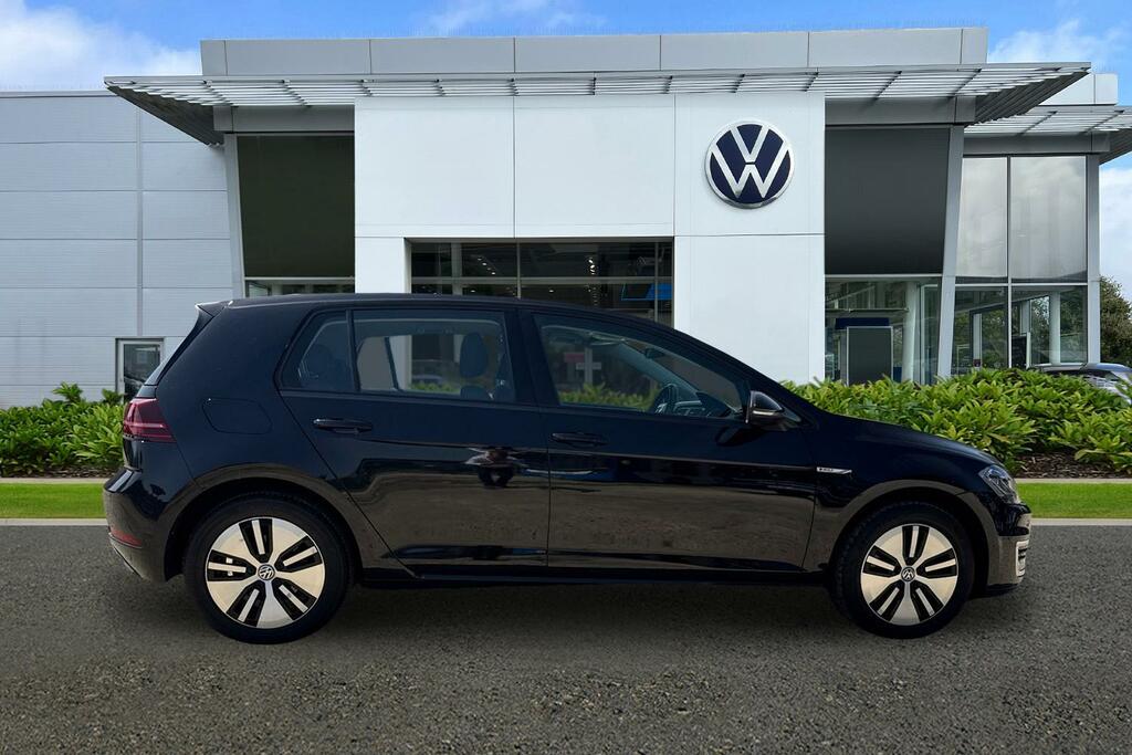 Volkswagen e-Golf 99Kw E-35kwh Black #4