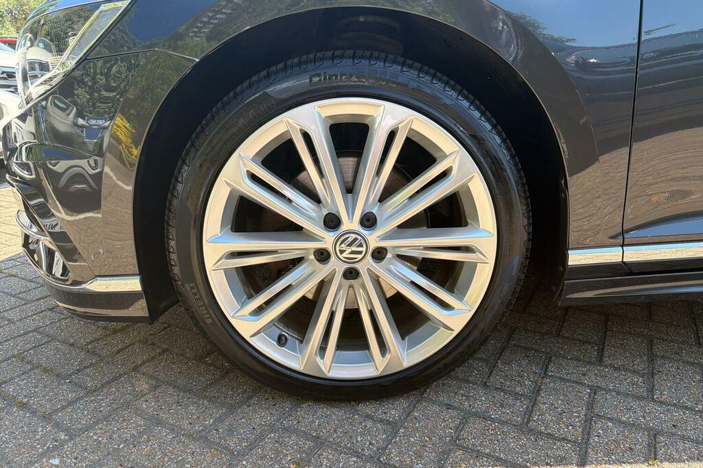 Volkswagen Passat 1.5 Tsi Evo 150 R-line Dsg Panoramic Roof Grey #5