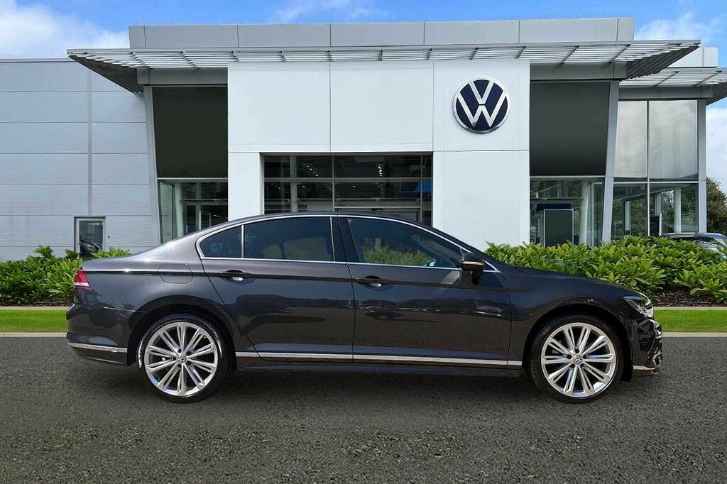 Volkswagen Passat 1.5 Tsi Evo 150 R-line Dsg Panoramic Roof Grey #4