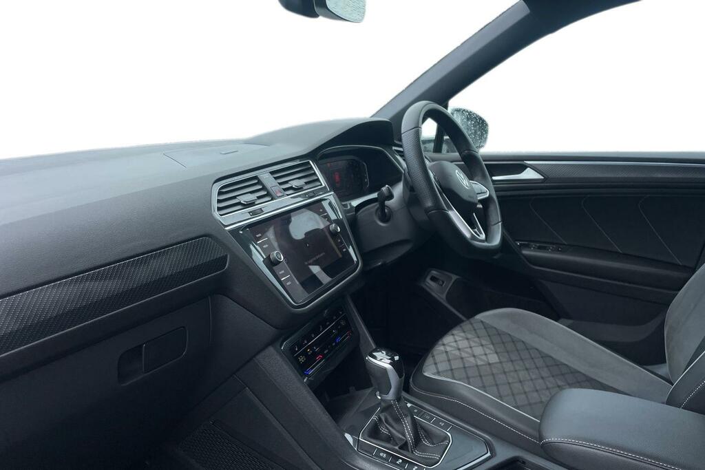 Volkswagen Tiguan Allspace 1.5 Tsi R-line Dsg HK73XRD White #2
