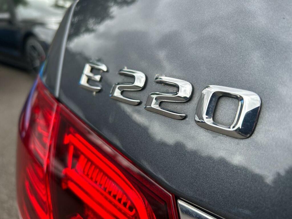 Mercedes-Benz E Class 2.1 E220d Bluetec Amg Line Coupe G-tron White #27
