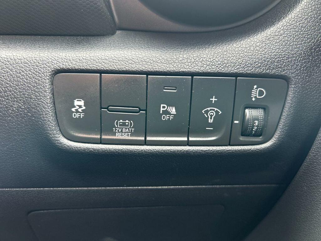 Hyundai Kona Premium Ev Red #30
