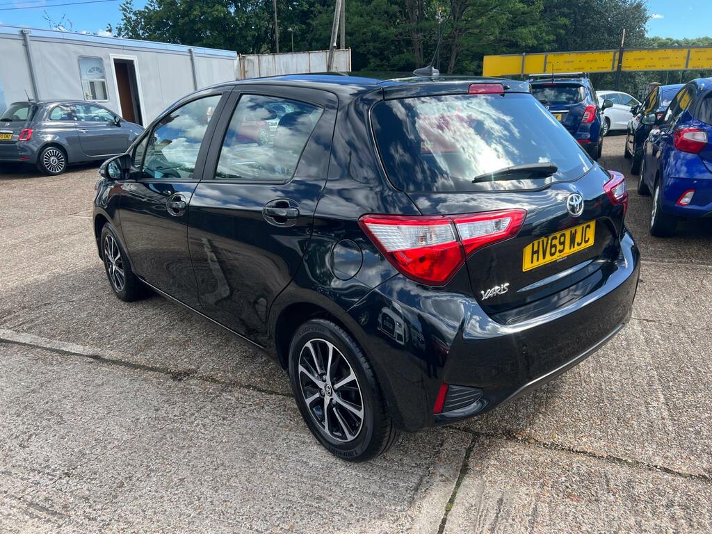 Toyota Yaris 1.5 Vvt-i Icon Tech Euro 6 Black #5
