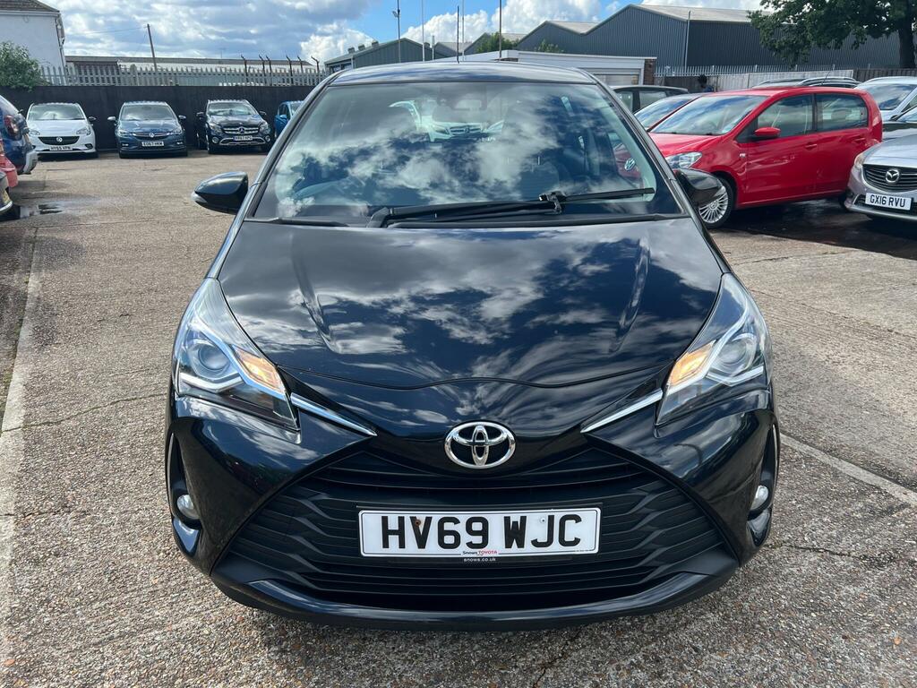 Toyota Yaris 1.5 Vvt-i Icon Tech Euro 6 Black #2