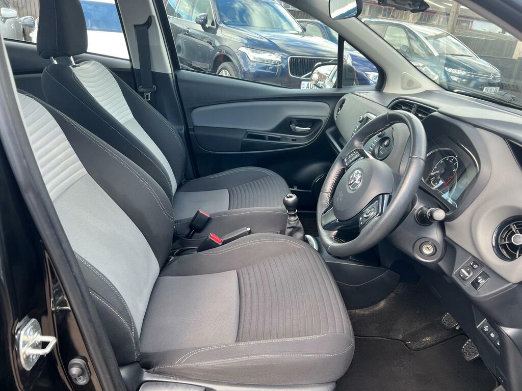 Toyota Yaris Black #16
