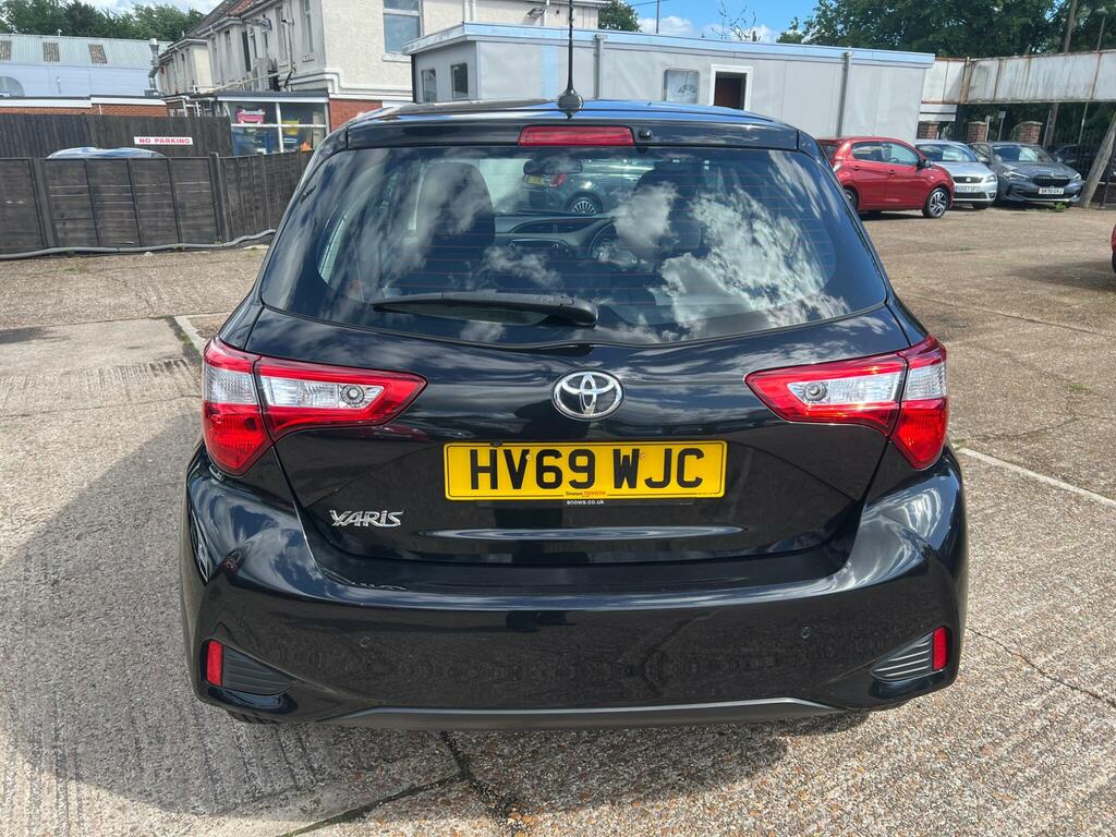 Toyota Yaris 1.5 Vvt-i Icon Tech Euro 6 Black #6