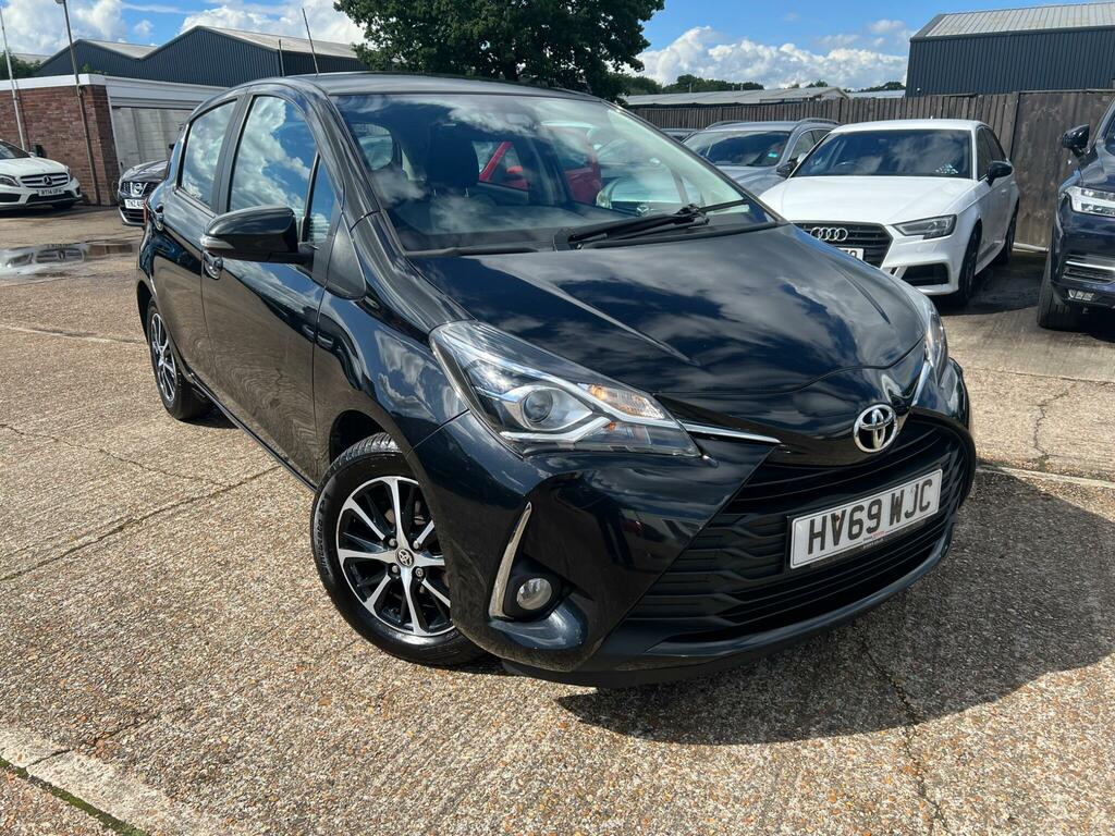 Toyota Yaris 1.5 Vvt-i Icon Tech Euro 6 Black