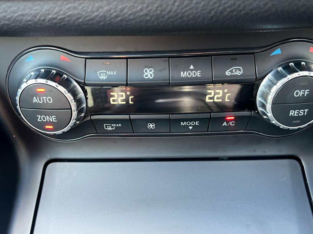 Mercedes-Benz GLA Class White #31