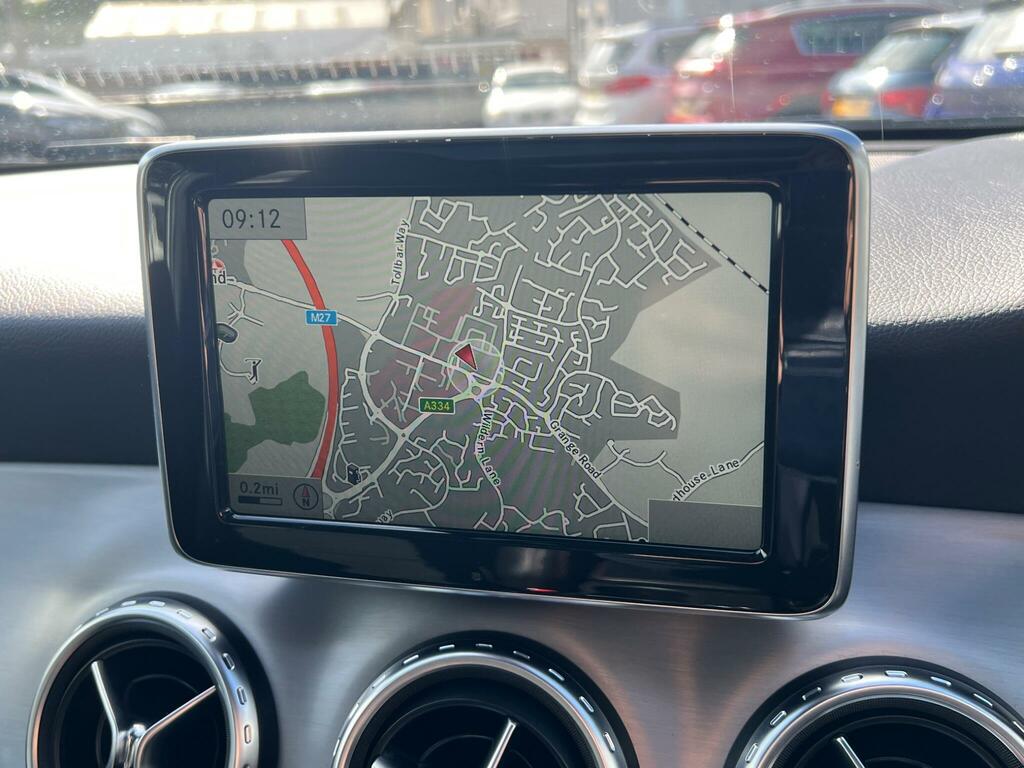 Mercedes-Benz GLA Class White #25