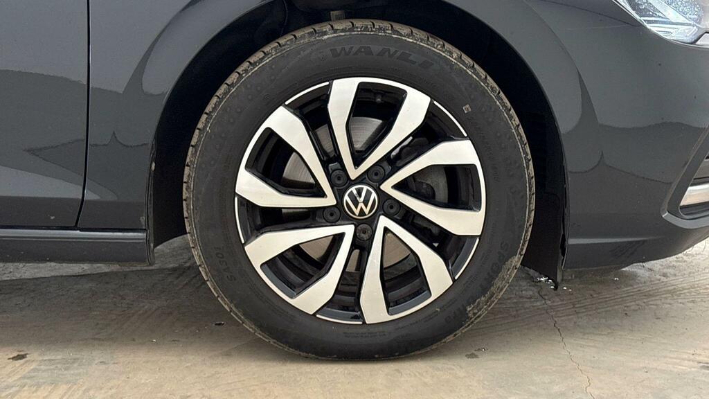 Volkswagen Golf 1.0 Etsi Active Dsg  #5