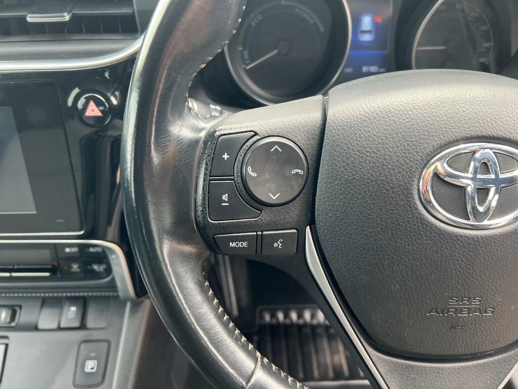 Toyota Auris Hatchback Brown #16