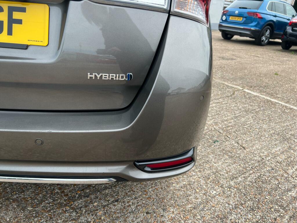 Toyota Auris Hatchback Brown #10