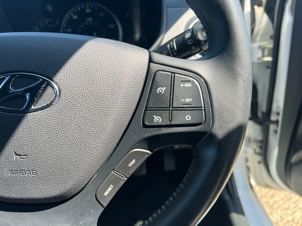 Hyundai I10 1.2 Se Euro 6 Brown #17