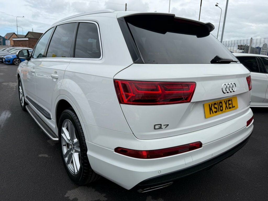 Audi Q7 3L S Line White #3