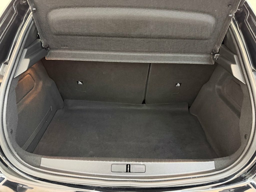 Peugeot e-208 50Kwh Allure Black #22