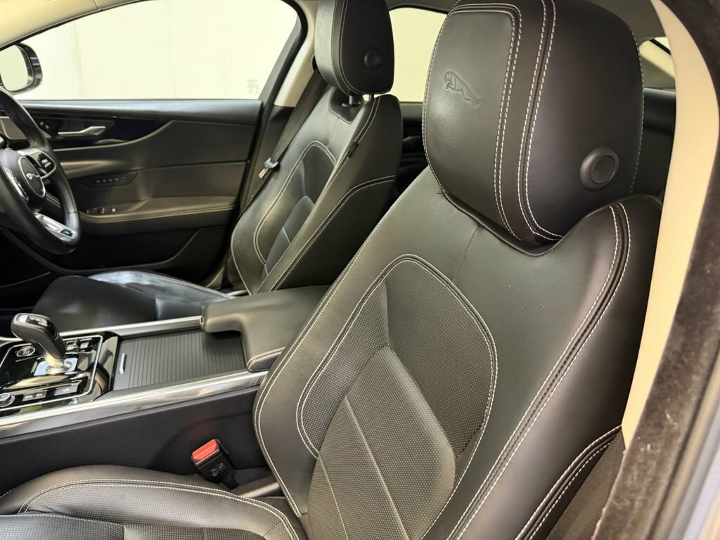 Jaguar XE Saloon 2.0 P250i R-dynamic S Euro 6 Ss Silver #49