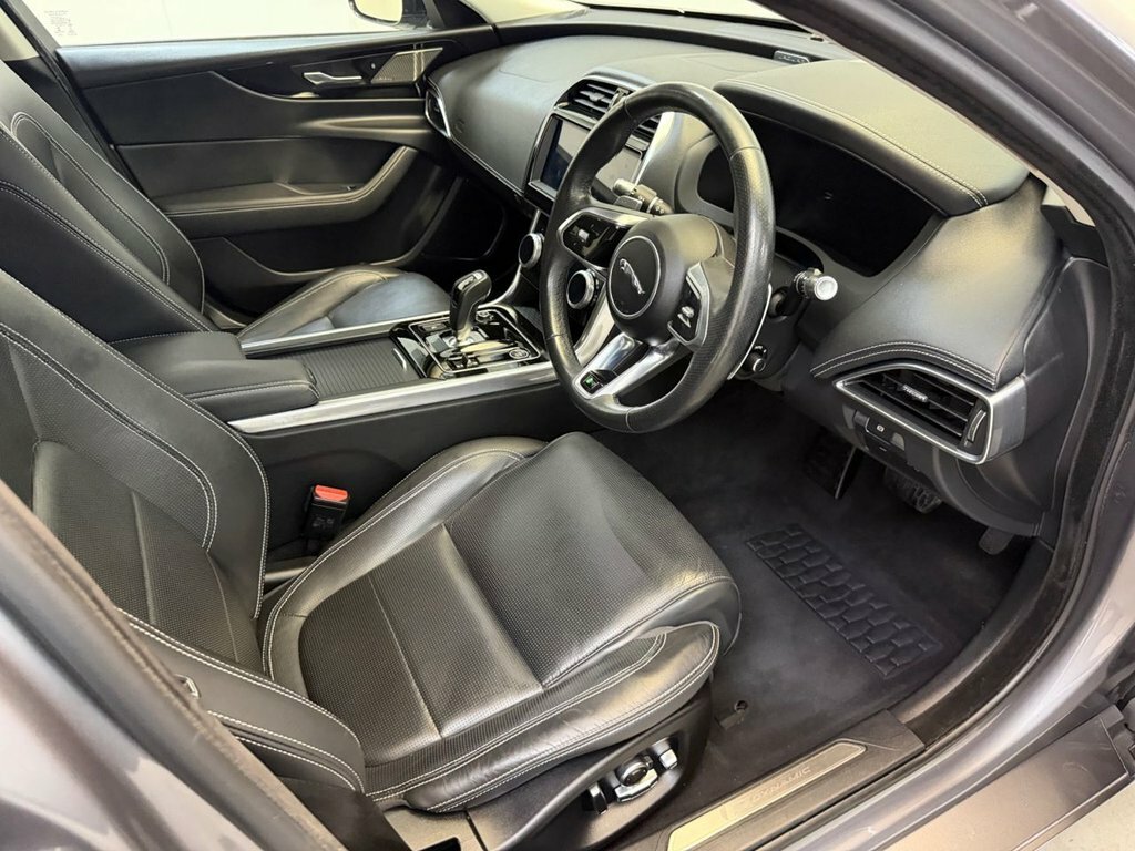 Jaguar XE Saloon 2.0 P250i R-dynamic S Euro 6 Ss Silver #38