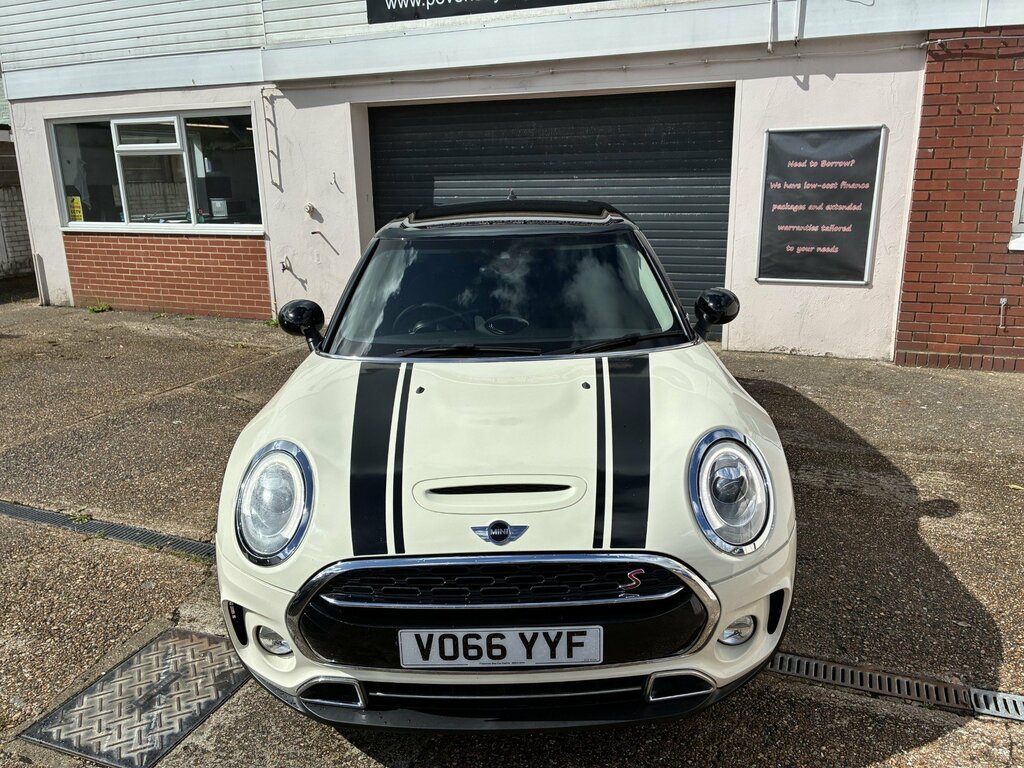 Mini Clubman Cooper Red #23