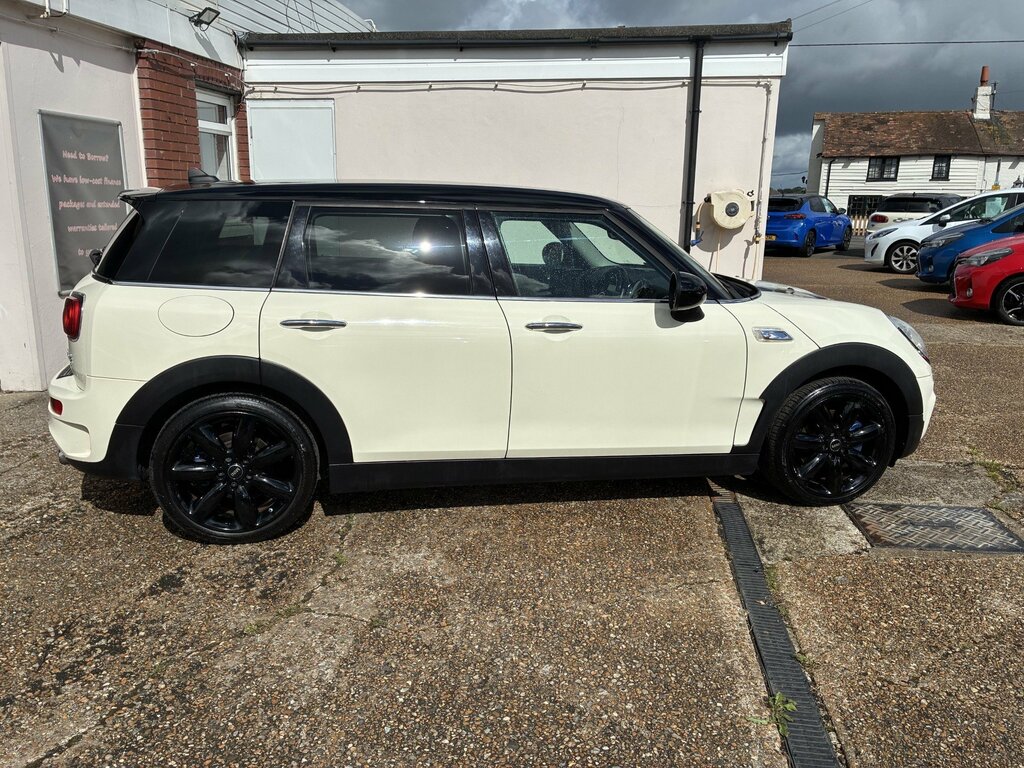 Mini Clubman Cooper Red #10