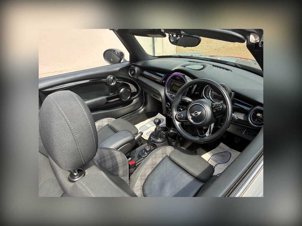 Mini Convertible Cooper D 1.5 6 Euro 6 Ss Silver #2