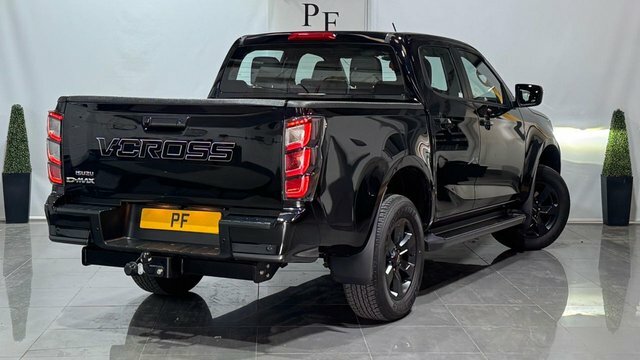 Isuzu D-Max 1.9 Td V-cross Pickup Double Cab 4 CN75XGH Black #4