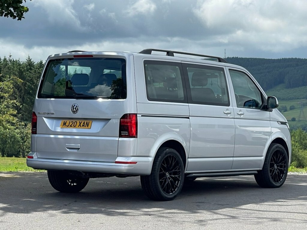 Volkswagen Transporter Shuttle 2L Se MJ20XAN Silver #5