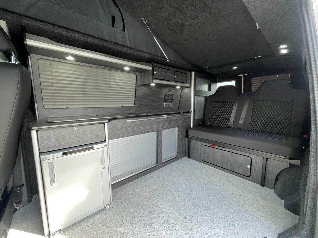 Volkswagen Transporter 2L Startline SM70CHH White #2