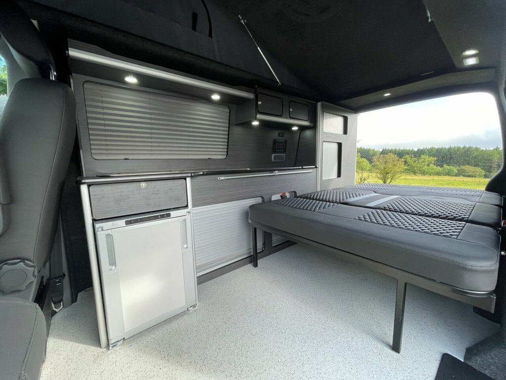 Volkswagen Transporter 2L Startline SM70CHH White #5