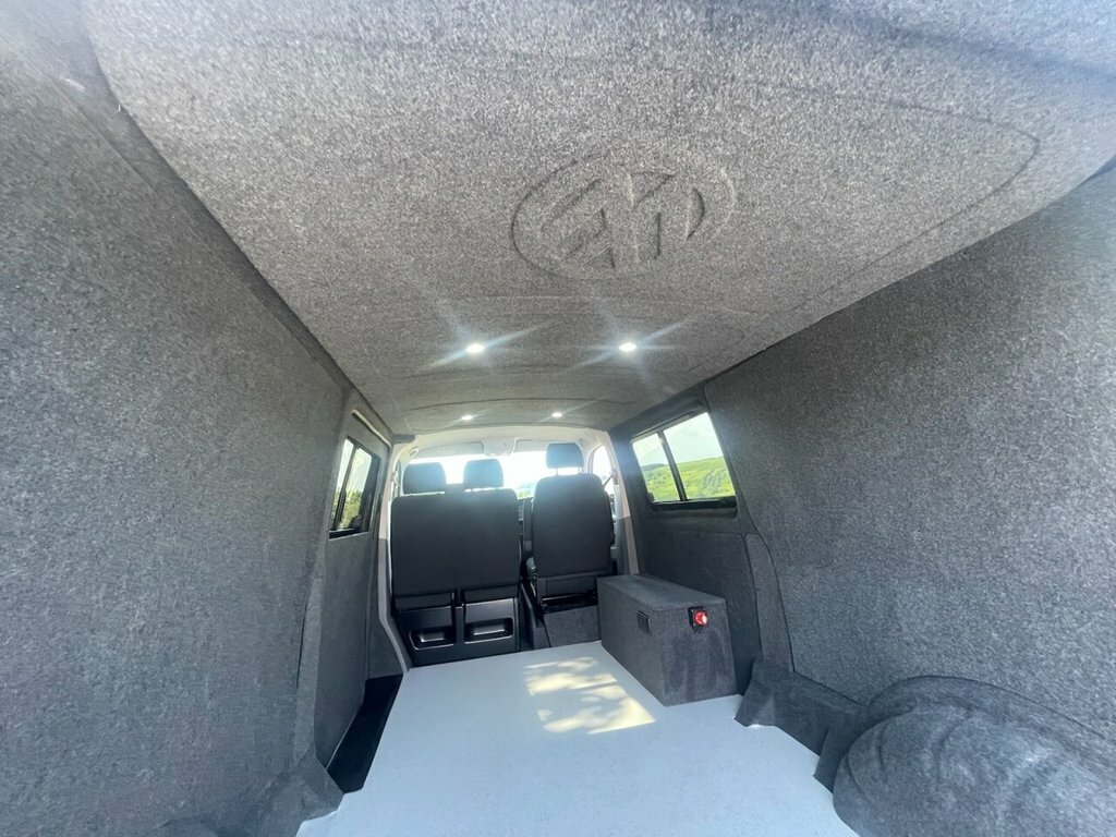 Volkswagen Transporter 2L Startline White #6