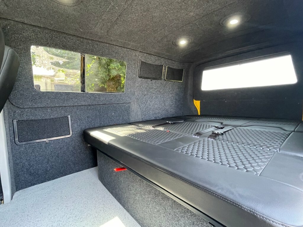 Volkswagen Transporter 2L Startline Yellow #4