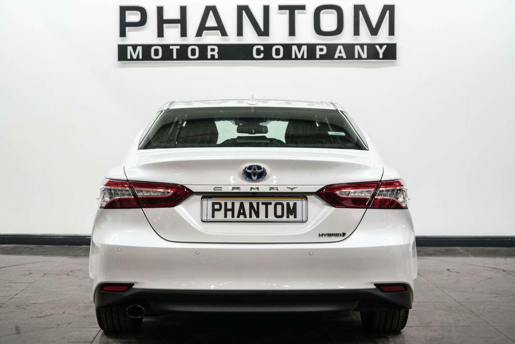 Toyota Camry 2.5 Vvt-h Excel Cvt Euro 6 Ss White #4