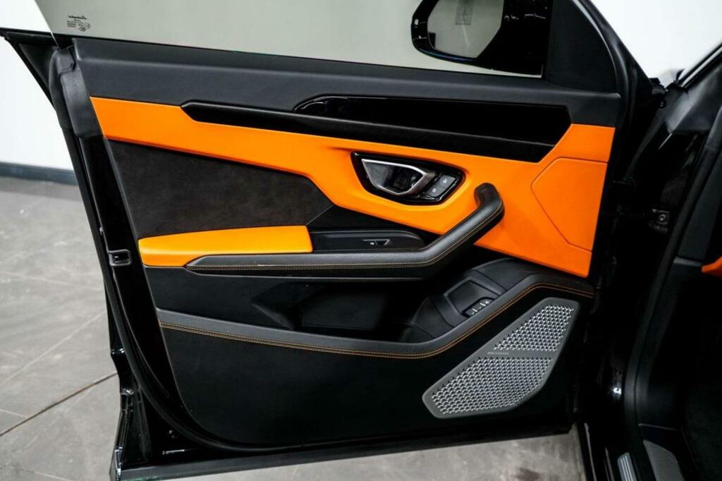 Lamborghini Urus  Black #18