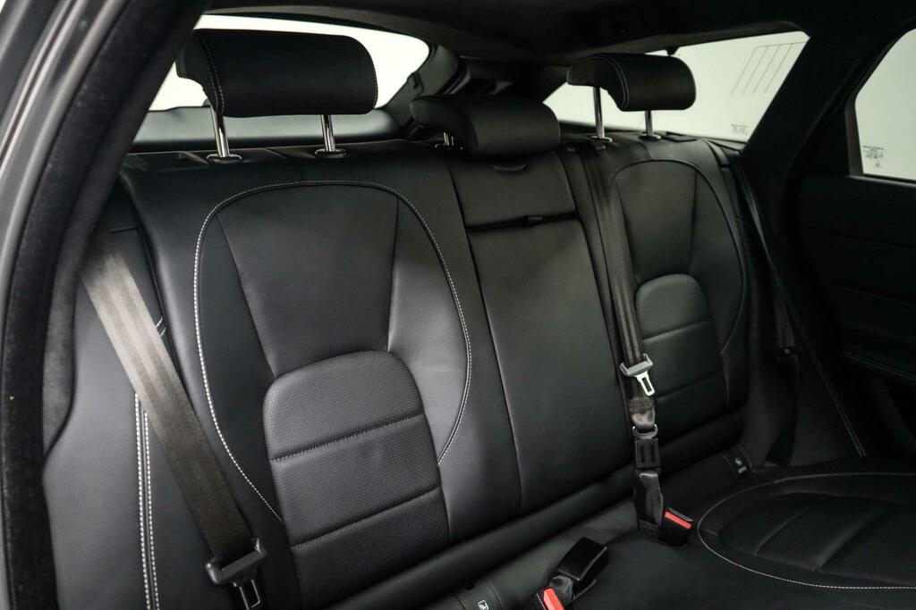Jaguar XF 2.0D 180 Chequered Flag  #21