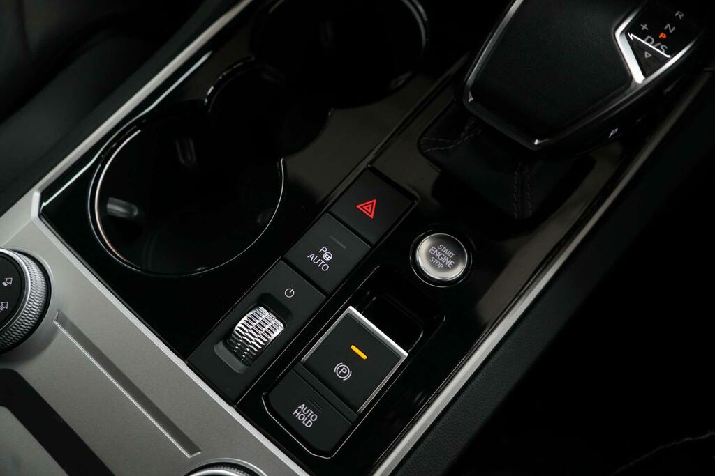 Volkswagen Touareg 3L Black Edition Black #29