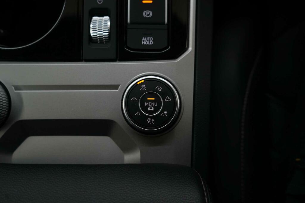 Volkswagen Touareg 3L Black Edition Black #27