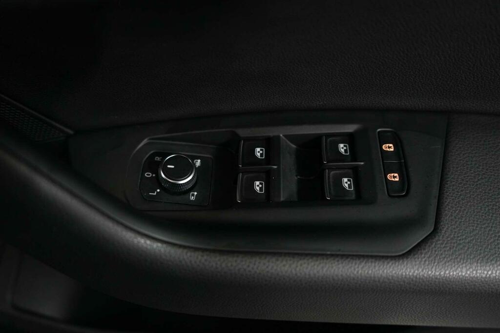 Volkswagen Touareg 3L Black Edition Black #24