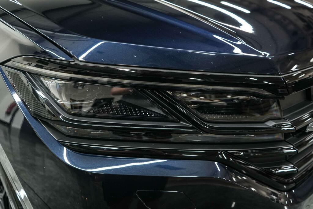 Volkswagen Touareg Black Edition Blue #6